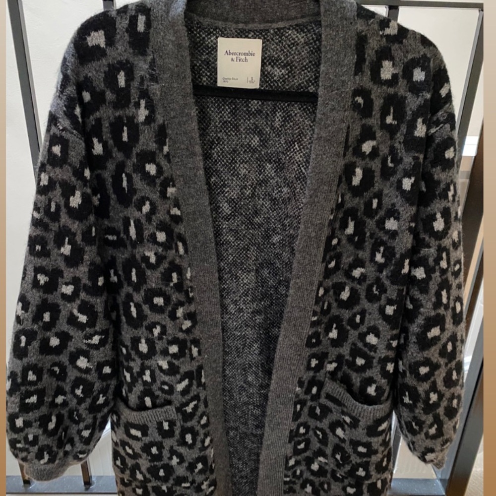 Abercrombie & Fitch Cardigan